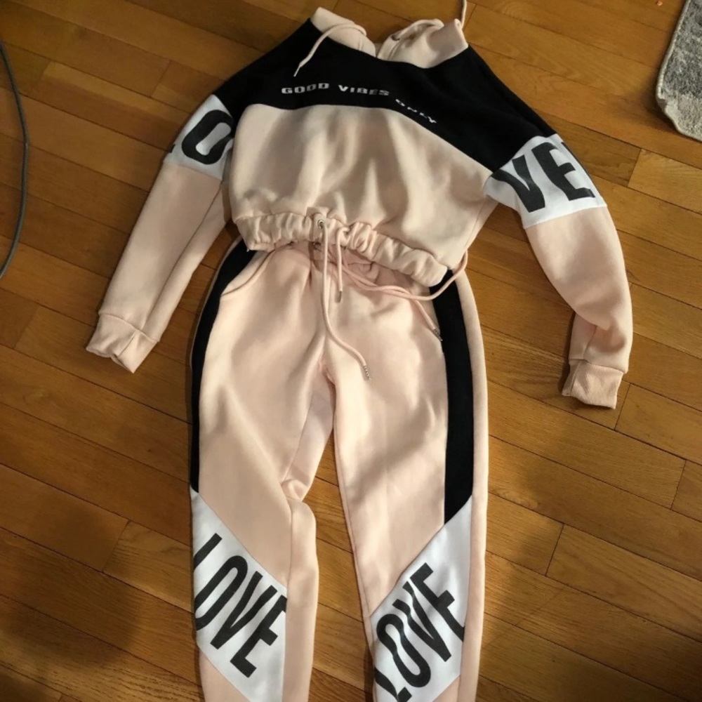 two peice sweatshirt and sweatpants